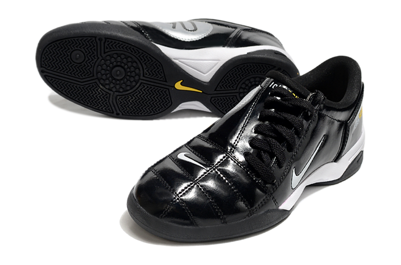 Total 90 3 SP 'black' 2025 - cleats