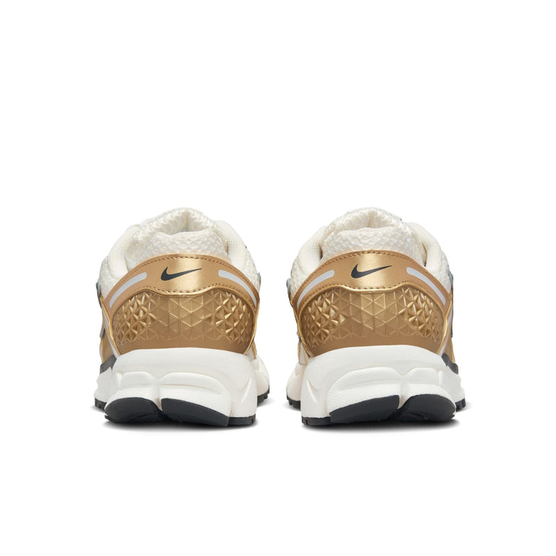 Nike Zoom Vomero 5 Gold Photon Dust/Metallic Gold-Gridiron-Sail HF7723-001